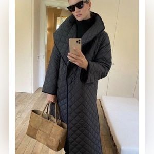 Toteme Quilted Coat. Retails for $750. Beautiful coat. Size Small.